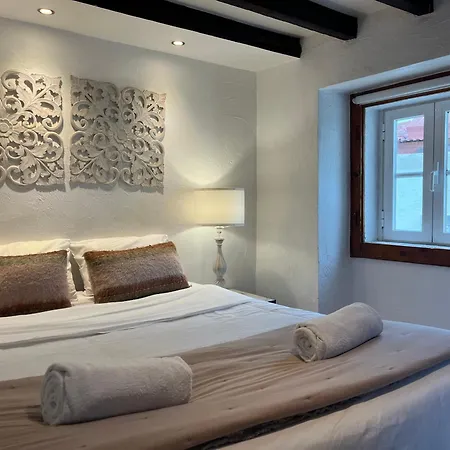 Very Charming Overlooking S Jorge Castel ליסבון